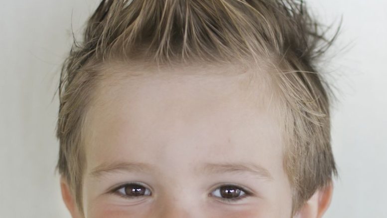 Encuentra el corte de cabello perfecto para resaltar el estilo de tu hijo